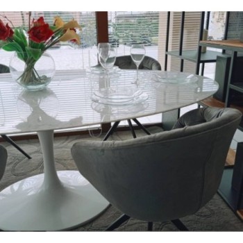 Tulip Table Round Carrara Marble 127 cm